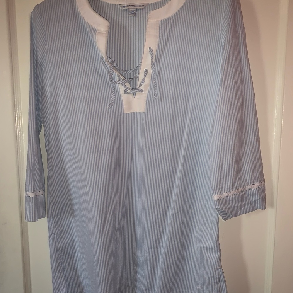 Never worn, blouse.
